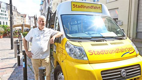 Stadtrundfahrt in Rostock Was Fahrer und Gäste beim Sightseeing im