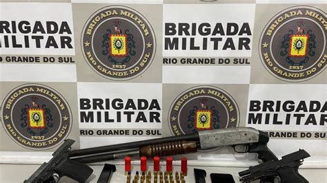 Bm Prende Quatro Homens E Apreende Armas De Fogo Em Erechim Jornal