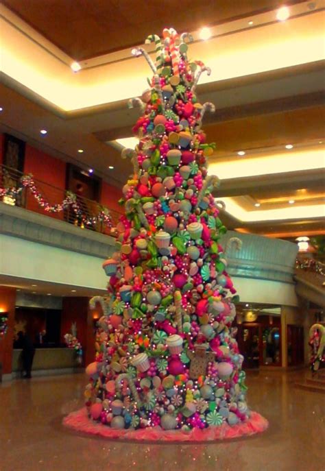 46 Famous Candy Christmas Tree Decorations Ideas – Decoration Love