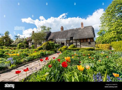 La cabaña de Anne Hathaway y jardines en Stratford upon Avon fue la