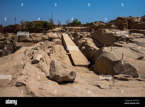 The unfinished obelisk, Aswan, Egypt Stock Photo - Alamy