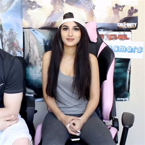 Pin By Dzenny On Sssniperwolf ♡ Sssniperwolf Hottest Female Celebrities Gamer Babe