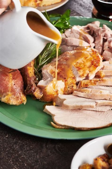 Easy Roasted Thanksgiving Turkey Recipe — The Mom 100