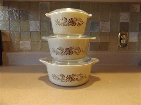 Pyrex Homestead 3 Piece Casserole Bake Set With Lids 473 474 And 475