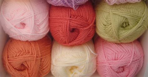 Adrialys Handmade Creations: Acrylic Yarn