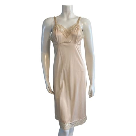 Vintage Full Slip 1970s Blush Nude Slip Bust 34 Etsy