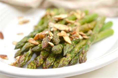 Asparagus Almondine Recipe - mom makes dinner