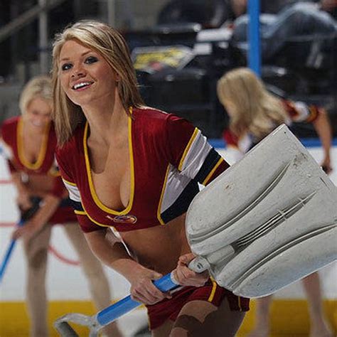 Nhl Ice Girls 93 Pics