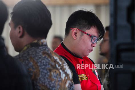 Anak Anggota Dpr Yang Aniaya Pacar Hingga Tewas Akhirnya Dijerat Pasal Pembunuhan Republika Online