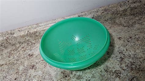 Tupperware Vintage Jadeite Green Colander Strainer Bowl Jadite