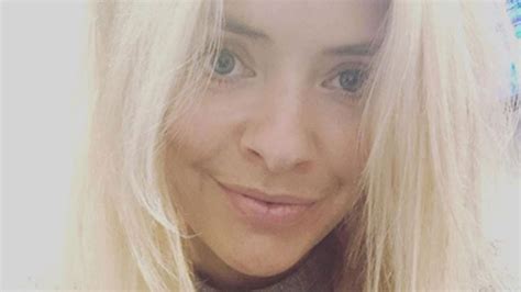 Holly Willoughby Looks Gorgeous In Makeup Free Selfie Hello