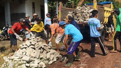 Kalah Suara Caleg Di Banyuwangi Tarik Kembali Paving Untuk Desa Warga