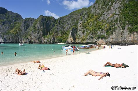 Maya Bay in Phi Phi - Everything you need to know about Maya Bay