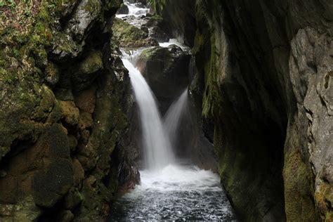 Saut De Brot Wasserfall Waterfall Der Areuse Fluss R Flickr