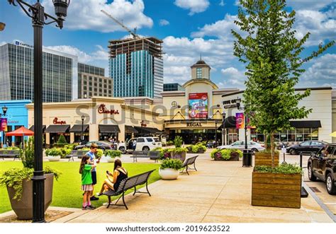 5 North Hills Mall, Raleigh Images, Stock Photos & Vectors | Shutterstock