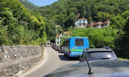 Calolzio Traffico Bloccato Nel Pomeriggio A Causa Di Un Trasporto