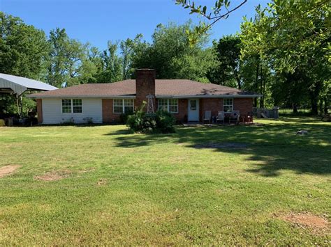 Three Bedroom Home With 72 Acres For Sale In Mt Pleasant Texas