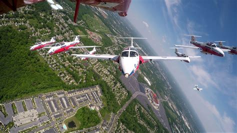 Canadian Snowbirds salute US - AOPA