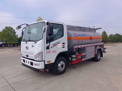 FAW 4x2 8000 Liters Fuel Truck Chengli Special Automobile Co Ltd