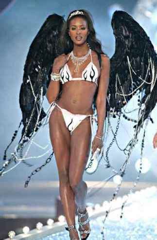 Naomi Campbell Age Bra Size Height Weight M