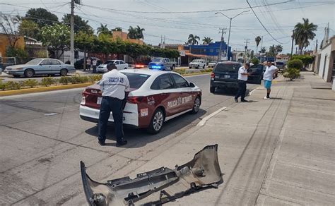 Aparatoso Choque En Río Fuerte En Los Mochis Deja Daños