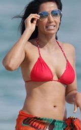 PHOTO Kristi Noem On The Beach In Bikini With Expensive Sunglasses On