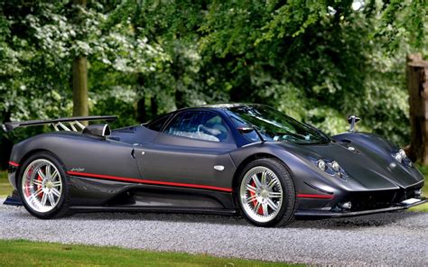 Pagani Zonda vs Bugatti Veyron - Exotic Car List