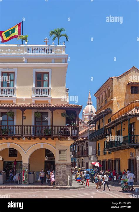 Arquitectura colonial española en el centro histórico de la ciudad