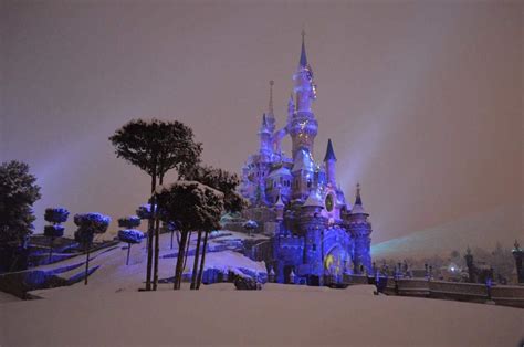 Disneyland Paris: A Winter Wonderland | Disney Amino