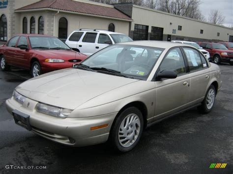 1998 Gold Metallic Saturn S Series Sl2 Sedan 46698073