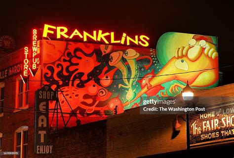 A Night View Of After Dark Hyattsville A Mural By Liz Manicatide