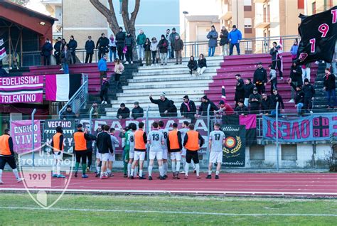 Calcio Serie D Il Tolentino Rompe L Incantesimo Il Porto Batte La