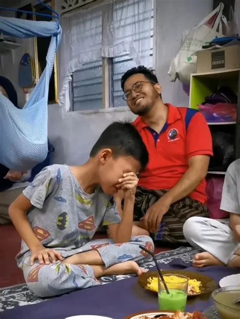 Sampai Menangis Momen Haru Bocah Kelas 2 SD Bisa Puasa Seharian Ini