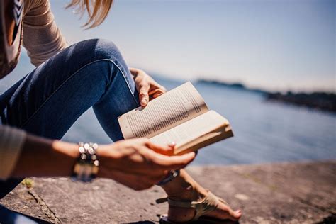 7 Inspirational books for women who feel lost or stuck in life | Breakthrough Loading