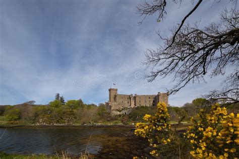 Dunvegan Castle on the Isle of Skye Stock Image - Image of cliff, park ...