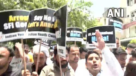 Ani On Twitter Watch Indian Youth Congress Protests Outside Cpim