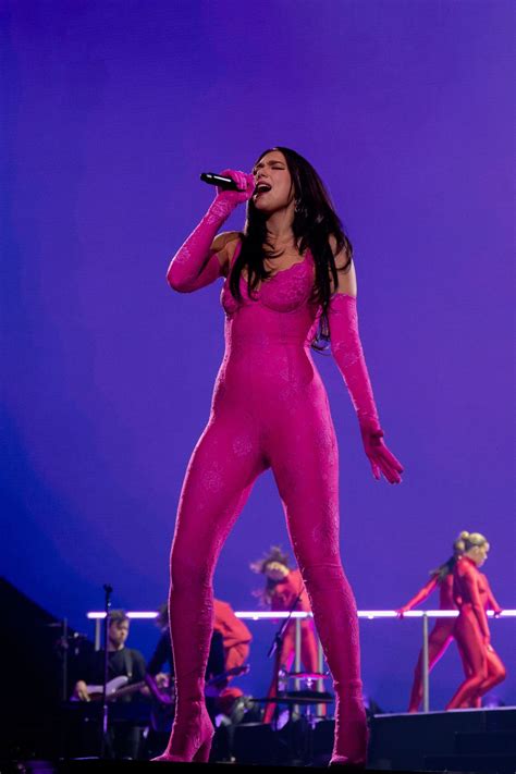 Dua Lipa Performs At Her Future Nostalgia Tour Hawtcelebs