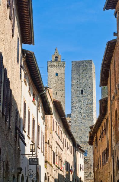 Stra En Von San Gimignano Sehensw Rdigkeiten Lizenzfreies Bild