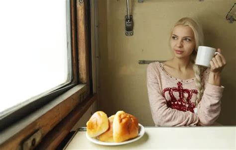 Wallpaper train look blonde for mobile and desktop section девушки resolution 1920x1080