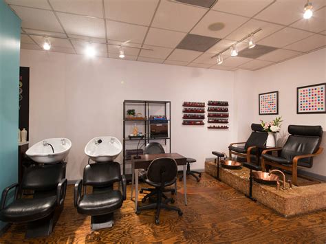 17 Best Nail Salons In Chicago For Manicures Pedicures And Nail Art