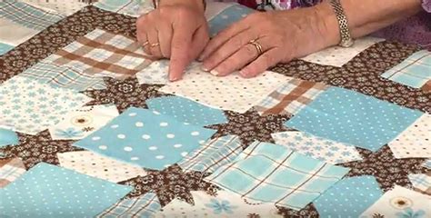 How To Make Star Sashing Quilting Digest Quilting Designs Quilts Hand Quilting Patterns