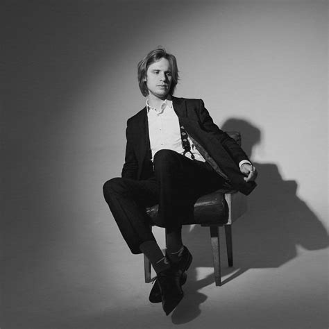 Золотое Перо (Zolotoe Pero) Lyrics, Songs, and Albums | Genius