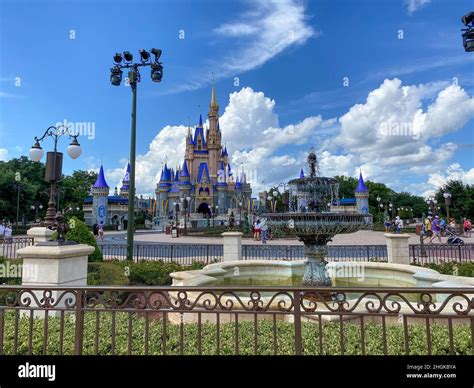 Orlando Fl Usa July 25 2020 People Walking Toward Cinderella Castle At Walt Disney World