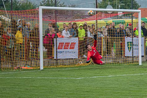 Goalkeeper Training: Essential Techniques & Tips for Success | The ...