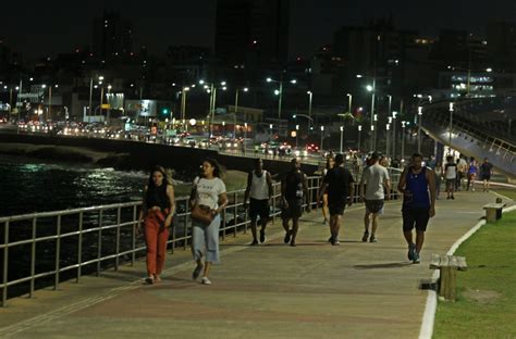 Governo do Estado entrega nova iluminação na orla de Salvador Bahia