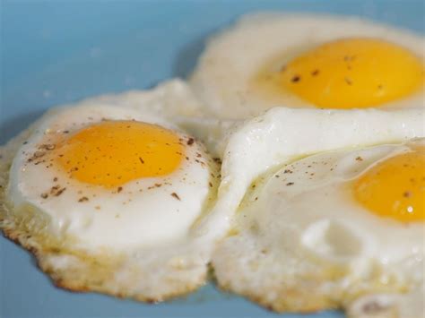 Is It Safe To Eat A Fried Egg With Runny Yolk At Edith Rogers Blog