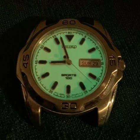 Vtg Seiko Sports 100 Mens Glow In The Dark Watch 590521 Water