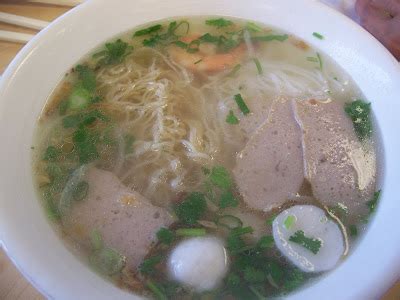 Hot soups for the cold winter at Bún bò Huế Cố Đô | Flavor Boulevard