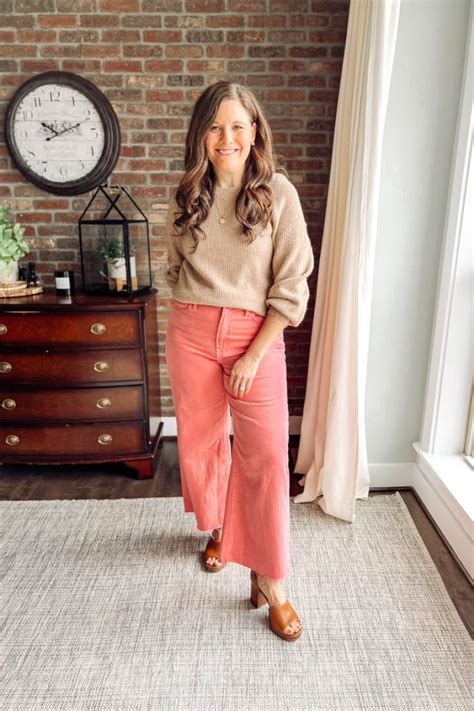 20 Fun Trendy Pink Pants Outfit Ideas You Can Totally Wear Be So You