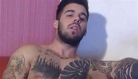 Cristian Del Gf Ungherese Si Infila Un Dildo Nel Sedere Foto E Video